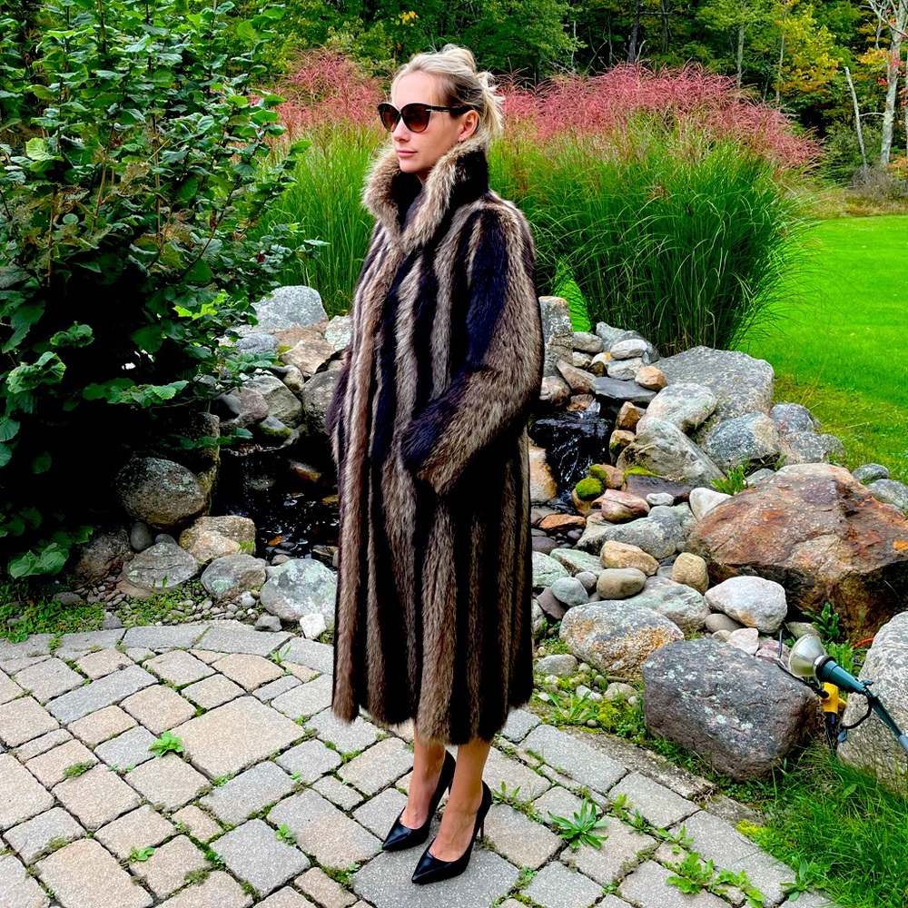 Authentic Fox And Raccoon Fur Coat. Vintage used. Fur in excellent condition.